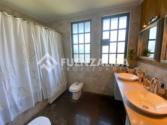 Parcela vendo 6D 6B piscina terraza en Talagante
