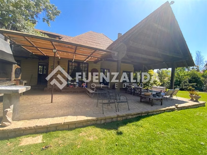 Parcela vendo 6D 6B piscina terraza en Talagante