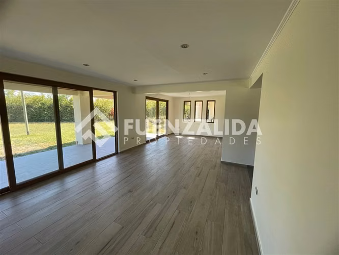 VENTA CASA 4D 3B COND CON RECEPCION FINAL - Imagen 3