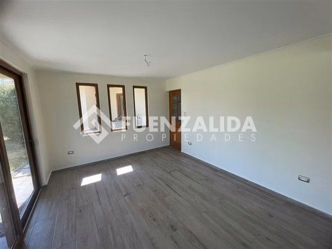 VENTA CASA 4D 3B COND CON RECEPCION FINAL - Imagen 4