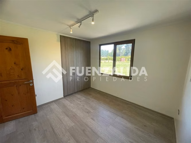 VENTA CASA 4D 3B COND CON RECEPCION FINAL - Imagen 23