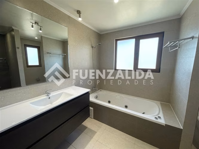 VENTA CASA 4D 3B COND CON RECEPCION FINAL - Imagen 13