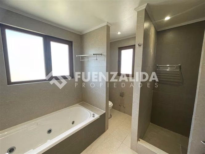 VENTA CASA 4D 3B COND CON RECEPCION FINAL - Imagen 12