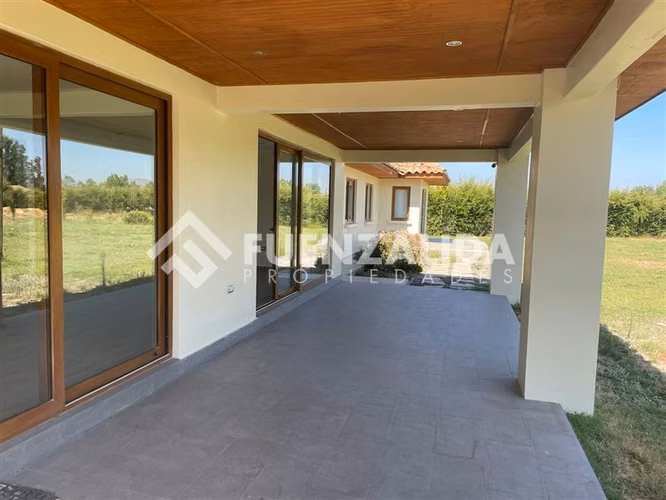 VENTA CASA 4D 3B COND CON RECEPCION FINAL