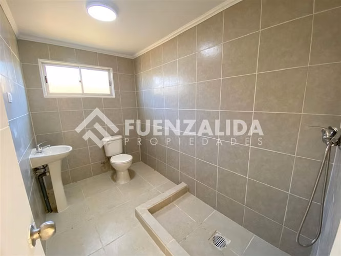 Casa nueva en arriendo de 3D 2B estacionamiento en Talagante