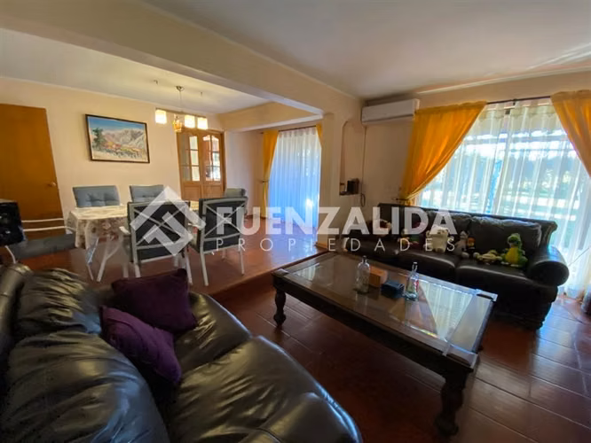 Parcela arriendo de 3D 3B sala estar piscina terraza Peñaflo