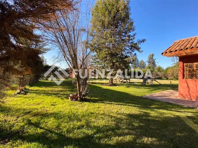 Parcela arriendo de 3D 3B sala estar piscina terraza Peñaflo