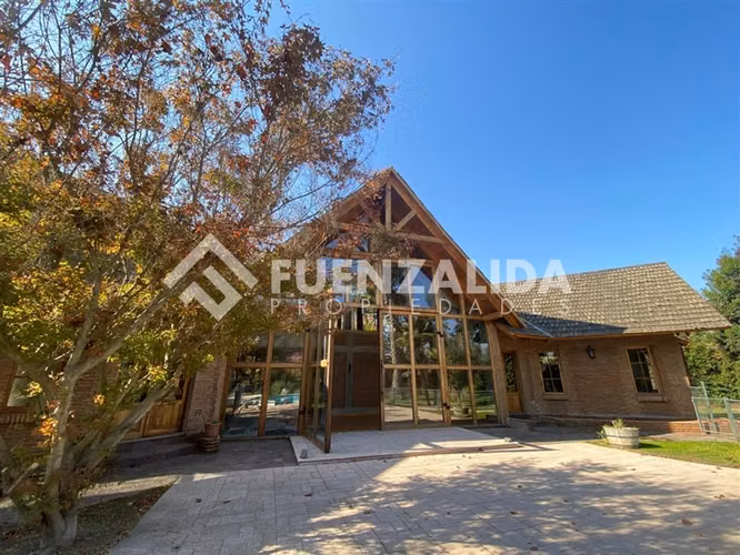 Casa en Parcela se vende 4D 4B Piscina Condomino Talagante