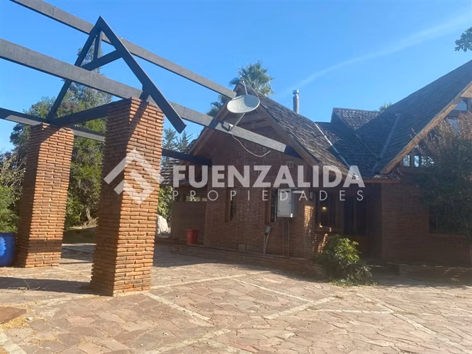 Casa en Parcela se vende 4D 4B Piscina Condomino Talagante