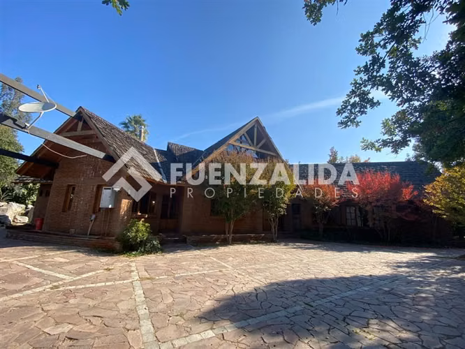 Casa en Parcela se vende 4D 4B Piscina Condomino Talagante