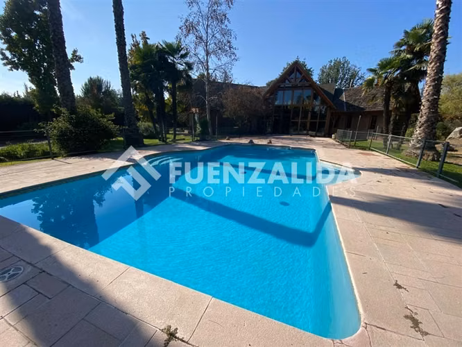 Casa en Parcela se vende 4D 4B Piscina Condomino Talagante