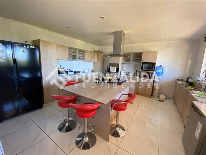 Parcela Vendo 7D 7B piscina en Condominio Padre Hurtado