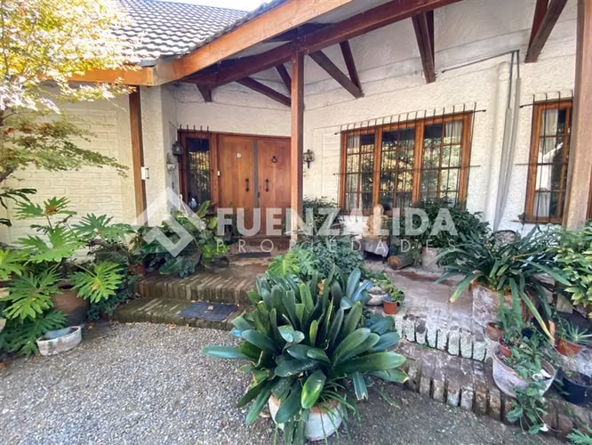 Casa vendo 7D6B piscina gran jardin no condominio Talagante