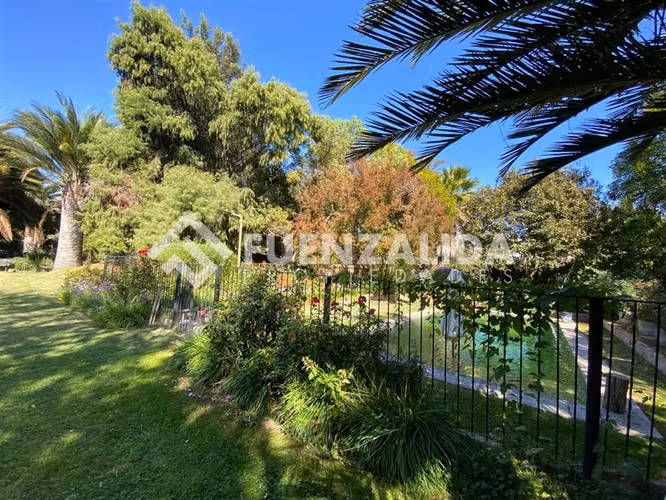 Parcela vendo 7D6B piscina gran jardin no condominiTalagante
