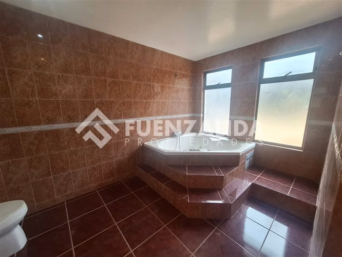 Casa en venta de 6 dorm. en Talagante. Colegio Carampangue