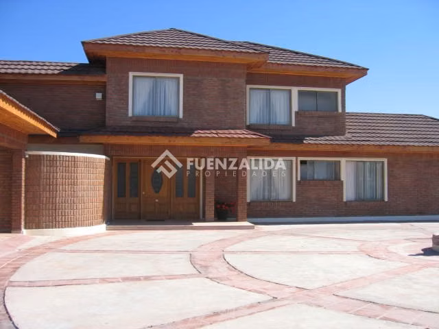 Casa en venta de 6 dorm. en Talagante. Colegio Carampangue