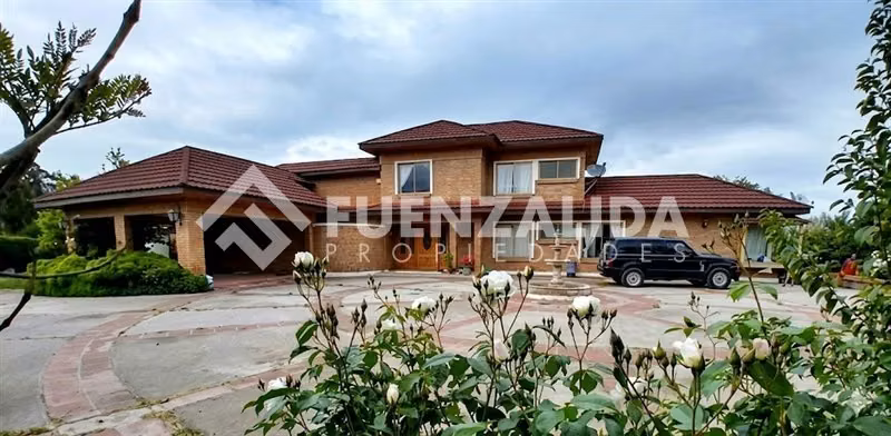 Casa en venta de 6 dorm. en Talagante. Colegio Carampangue