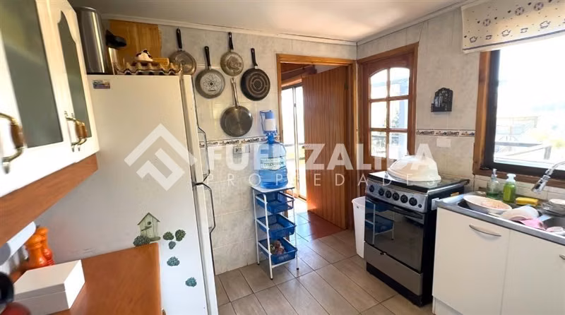 Casa en venta de 4 dorm. en Algarrobo