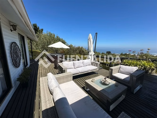 Casa en venta de 4 dorm. en Algarrobo