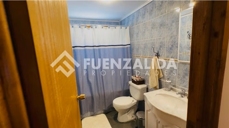 Casa en venta de 4 dorm. en Algarrobo