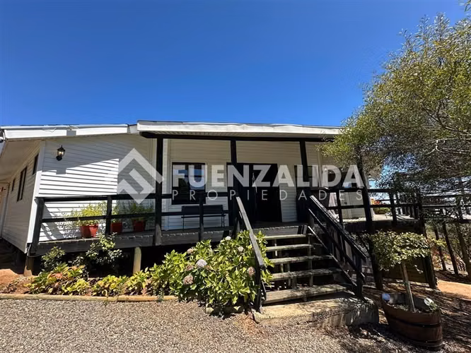 Casa en venta de 4 dorm. en Algarrobo