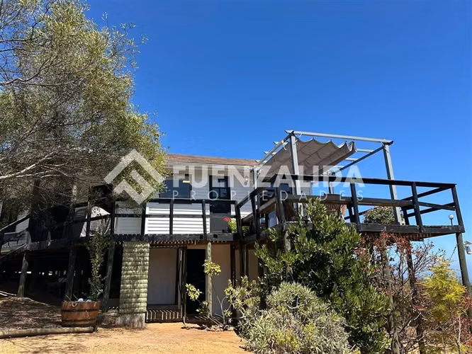 Casa en venta de 4 dorm. en Algarrobo