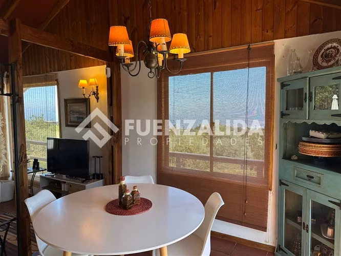 Casa en venta de 4 dorm. en Algarrobo