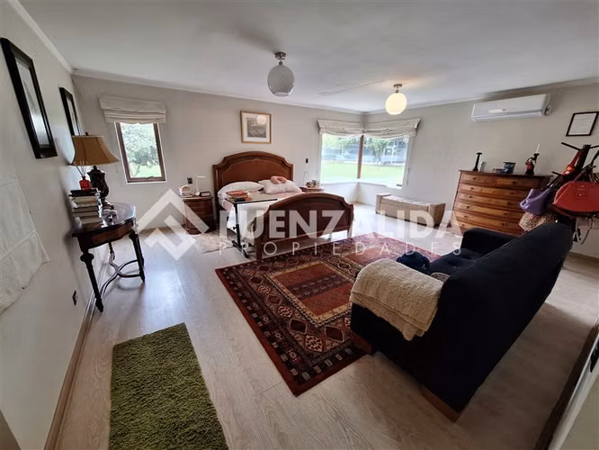 Casa en venta de 4 dorm. en Peñaflor Locomoción