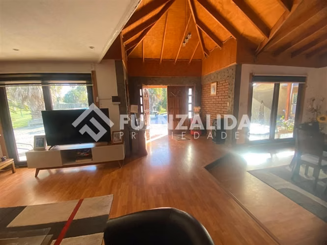 Casa en venta de 7 dorm. en Talagante