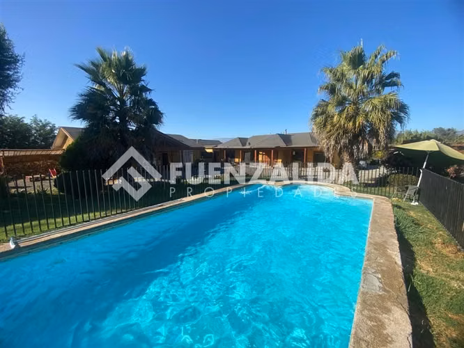 Casa en venta de 7 dorm. en Talagante