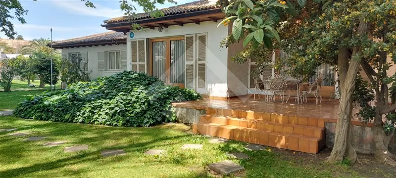Oficina arriendo amplio terreno centro Isla de Maipo