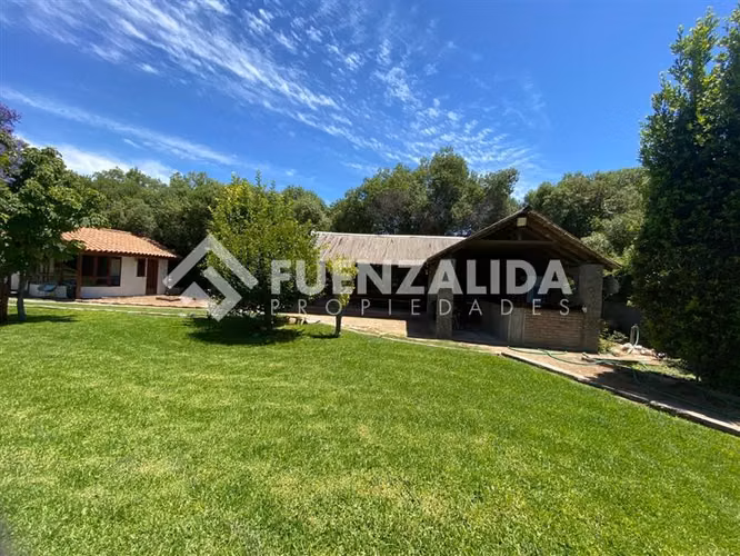 Parcela vendo 5D 4B Piscina Quincho P solar en Talagante