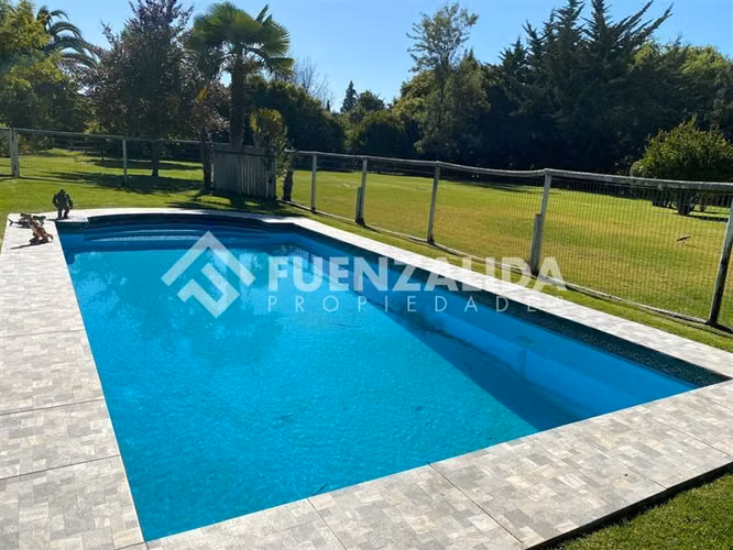 Parcela vendo 5D 4B Piscina Quincho P solar en Talagante
