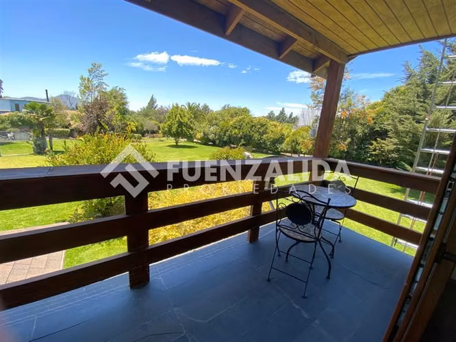 Parcela vendo 5D 4B Piscina Quincho P solar en Talagante