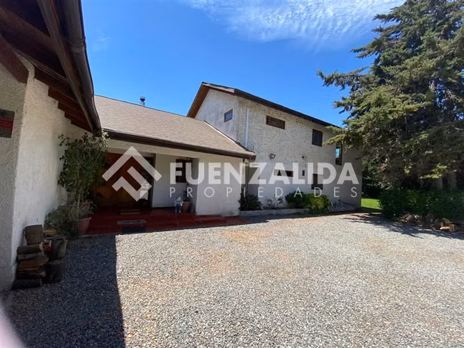 Parcela vendo 5D 4B Piscina Quincho P solar en Talagante