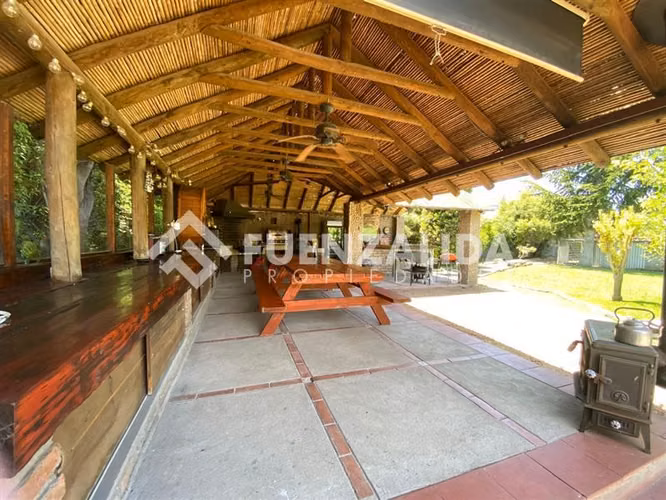 Parcela vendo 5D 4B Piscina Quincho P solar en Talagante
