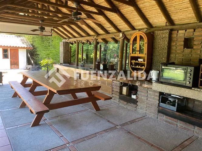 Parcela vendo 5D 4B Piscina Quincho P solar en Talagante