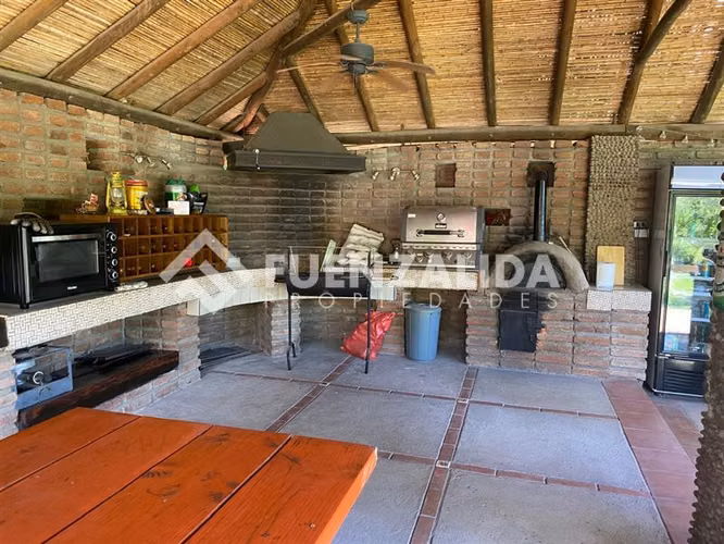 Parcela vendo 5D 4B Piscina Quincho P solar en Talagante