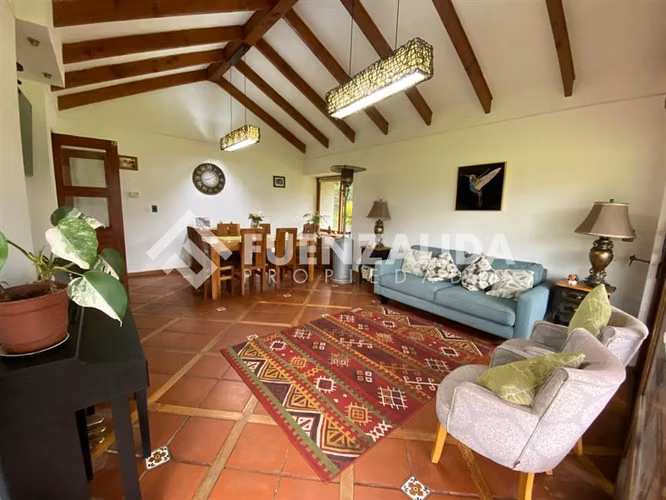 Parcela vendo 5D 4B Piscina Quincho P solar en Talagante