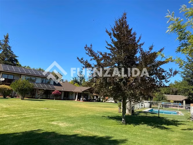 Parcela vendo 5D 4B Piscina Quincho P solar en Talagante
