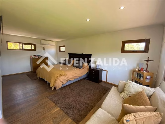 Parcela vendo 5D 4B Piscina Quincho P solar en Talagante