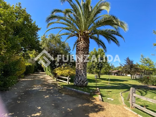 Parcela vendo 5D 4B Piscina Quincho P solar en Talagante