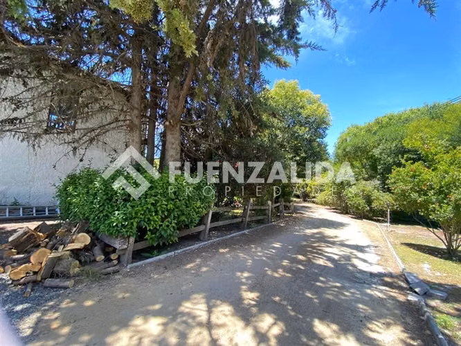 Parcela vendo 5D 4B Piscina Quincho P solar en Talagante