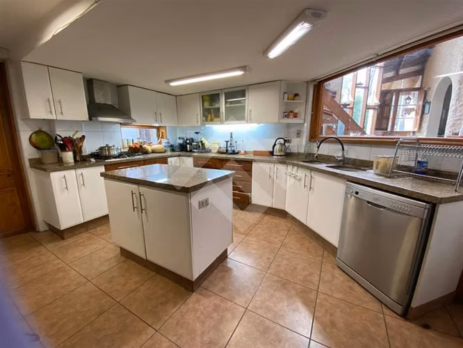Arriendo casa 5D 6B piscina quincho terrazas en La Reina .