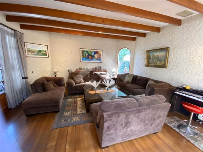 Arriendo casa 5D 6B piscina quincho terrazas en La Reina .