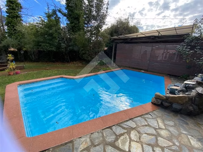 Arriendo casa 5D 6B piscina quincho terrazas en La Reina .