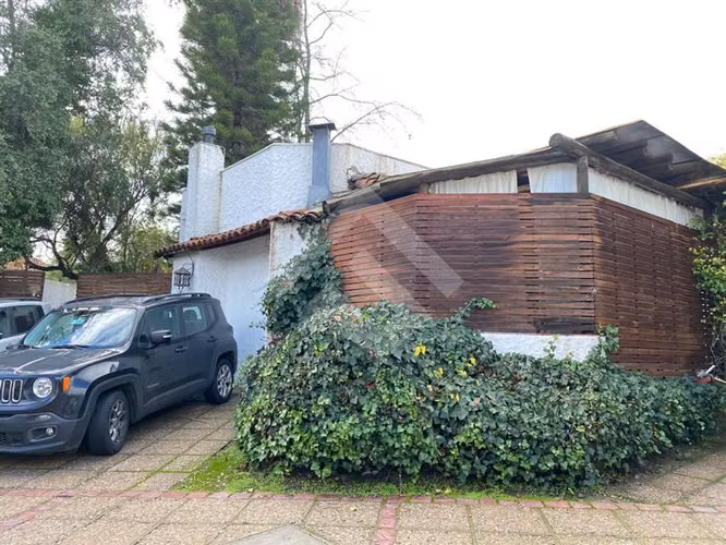 Arriendo casa 5D 6B piscina quincho terrazas en La Reina .