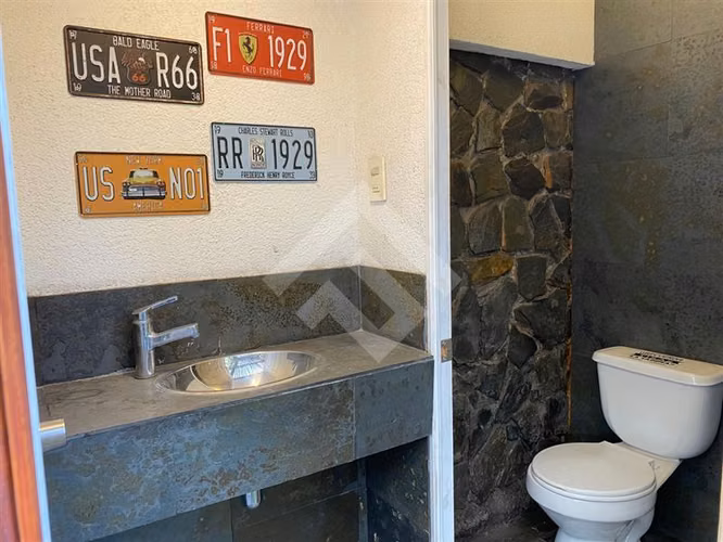 Arriendo casa 5D 6B piscina quincho terrazas en La Reina .