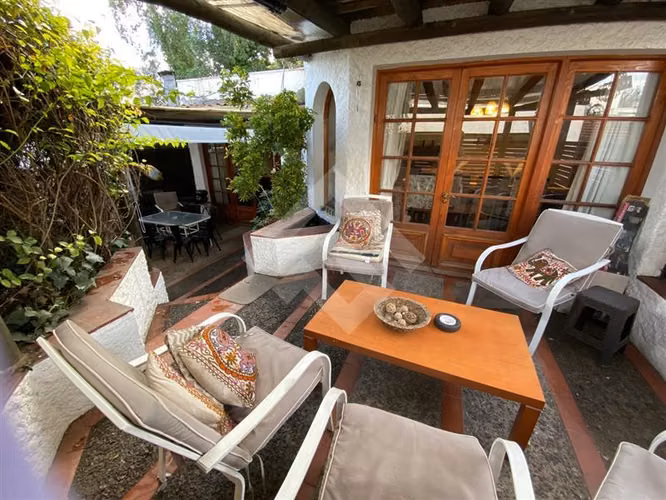 Arriendo casa 5D 6B piscina quincho terrazas en La Reina .