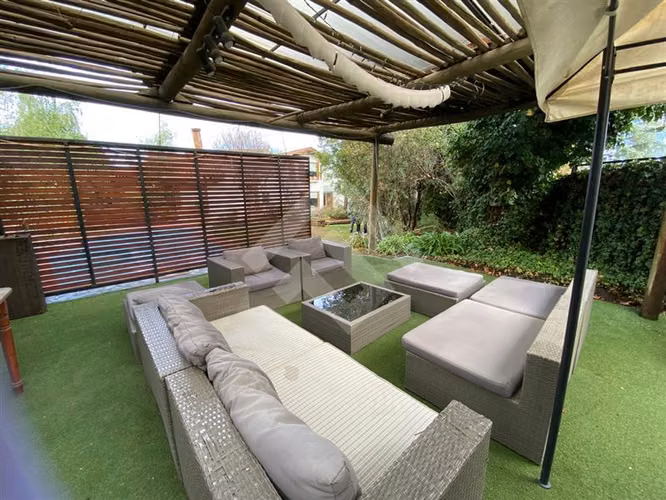 Arriendo casa 5D 6B piscina quincho terrazas en La Reina .